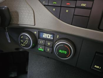 Volvo FM 330 / PORTAAL / ABSETZKIPPER